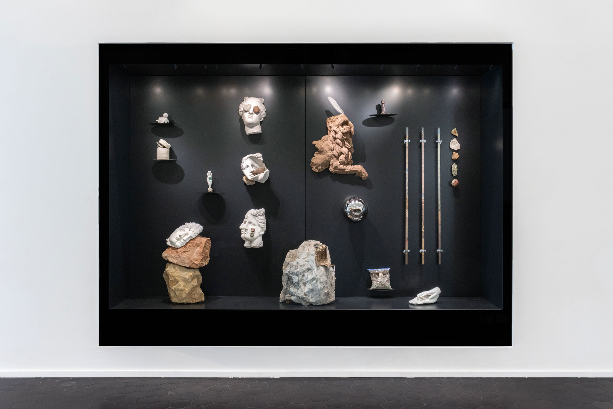 Solo exhibition "Le Soleil, endormi sur mon épaule murmure à la Mer" at Musée des Beaux-Arts de Draguignan